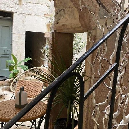 Les Fresques De Leon Apartment Tournus Luaran gambar